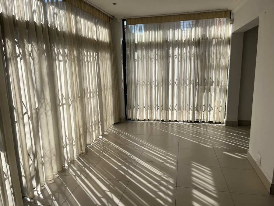 To Let 4 Bedroom Property for Rent in Heuwelsig Free State